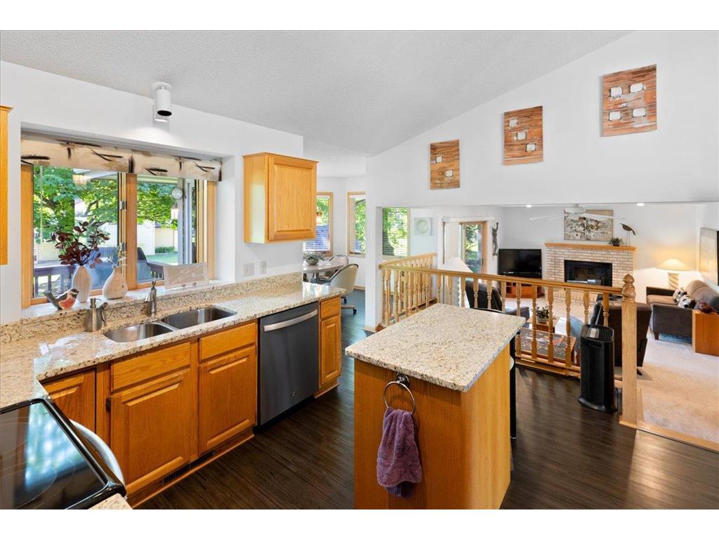 1217 Emerson Court Burnsville MN 55337 7071973 image15