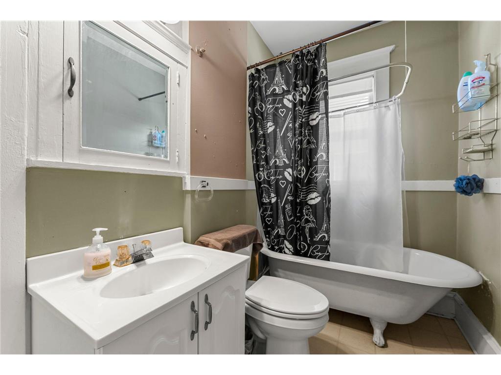 1217 Grand Avenue Saint Paul MN 55105 6799938 image19