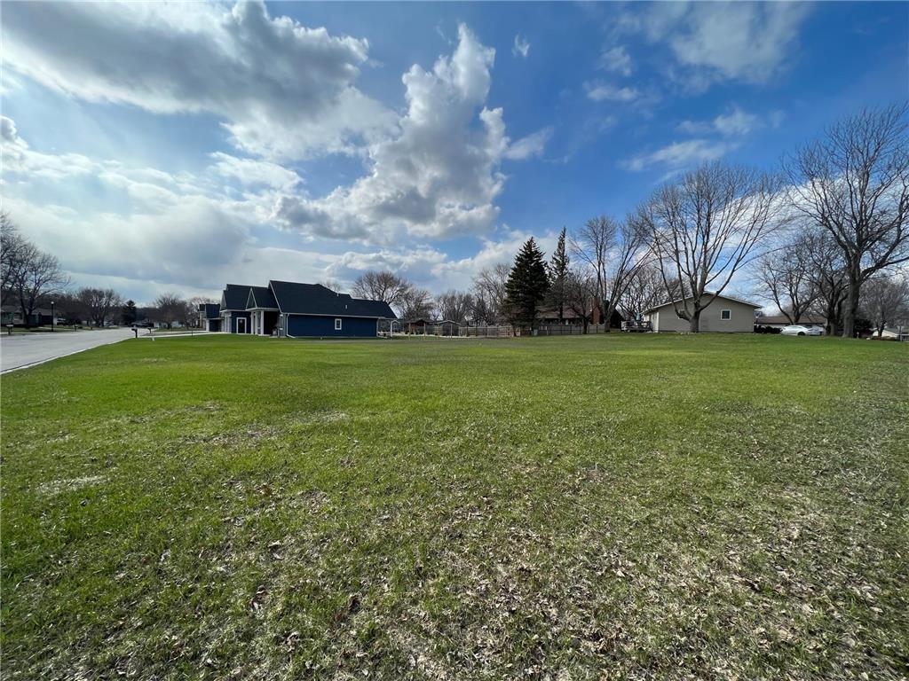 1217 Parkside Drive Marshall MN 56258 6362345 image1