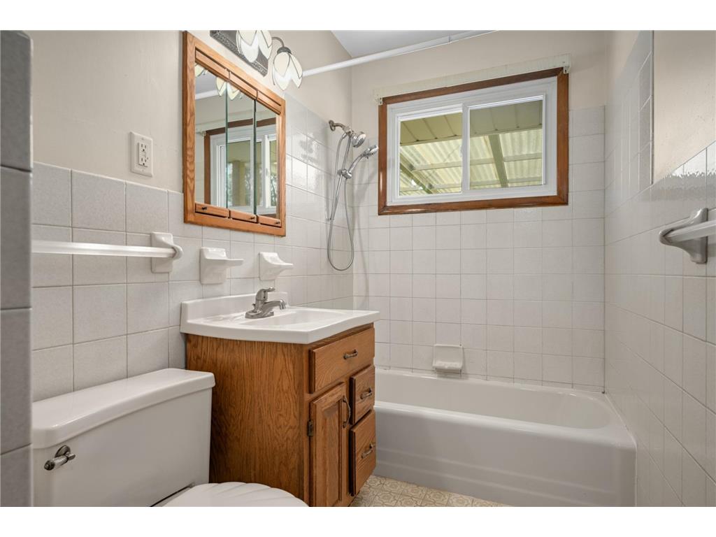 1218 Kent Street N Saint Paul MN 55117 7091924 image34