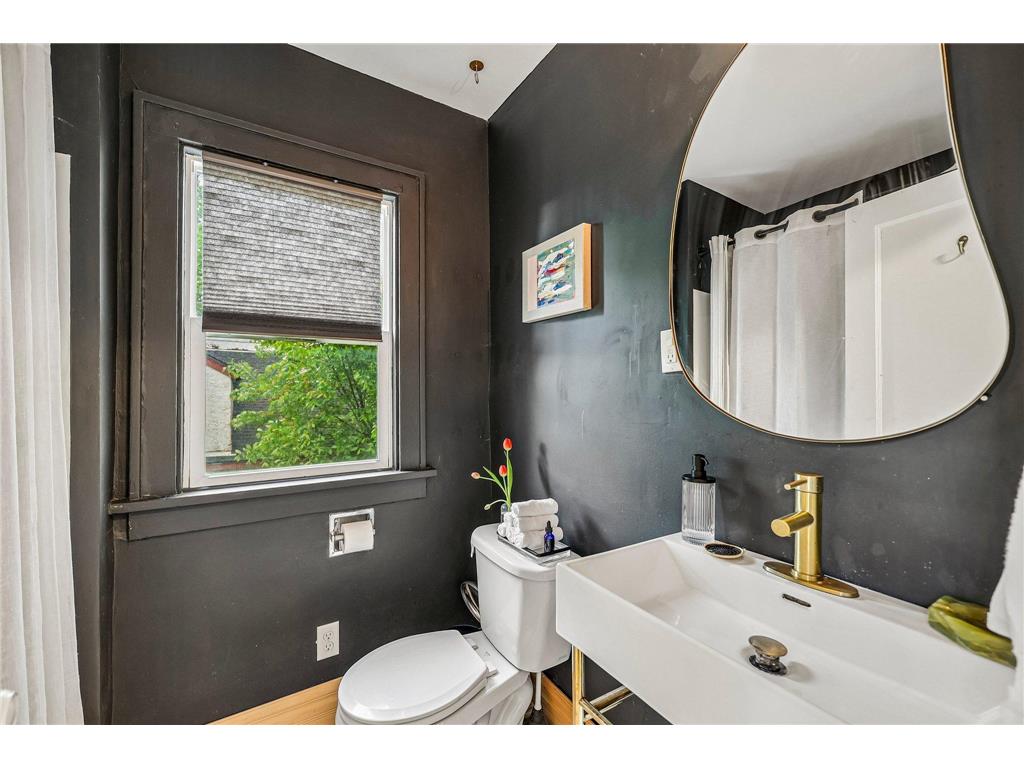 1218 Queen Avenue N Minneapolis MN 55411 7068506 image24