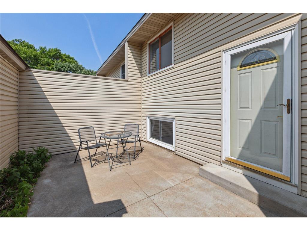 12186 Drake Street NW, Coon Rapids, MN 55448 MLS 6372918 Edina Realty