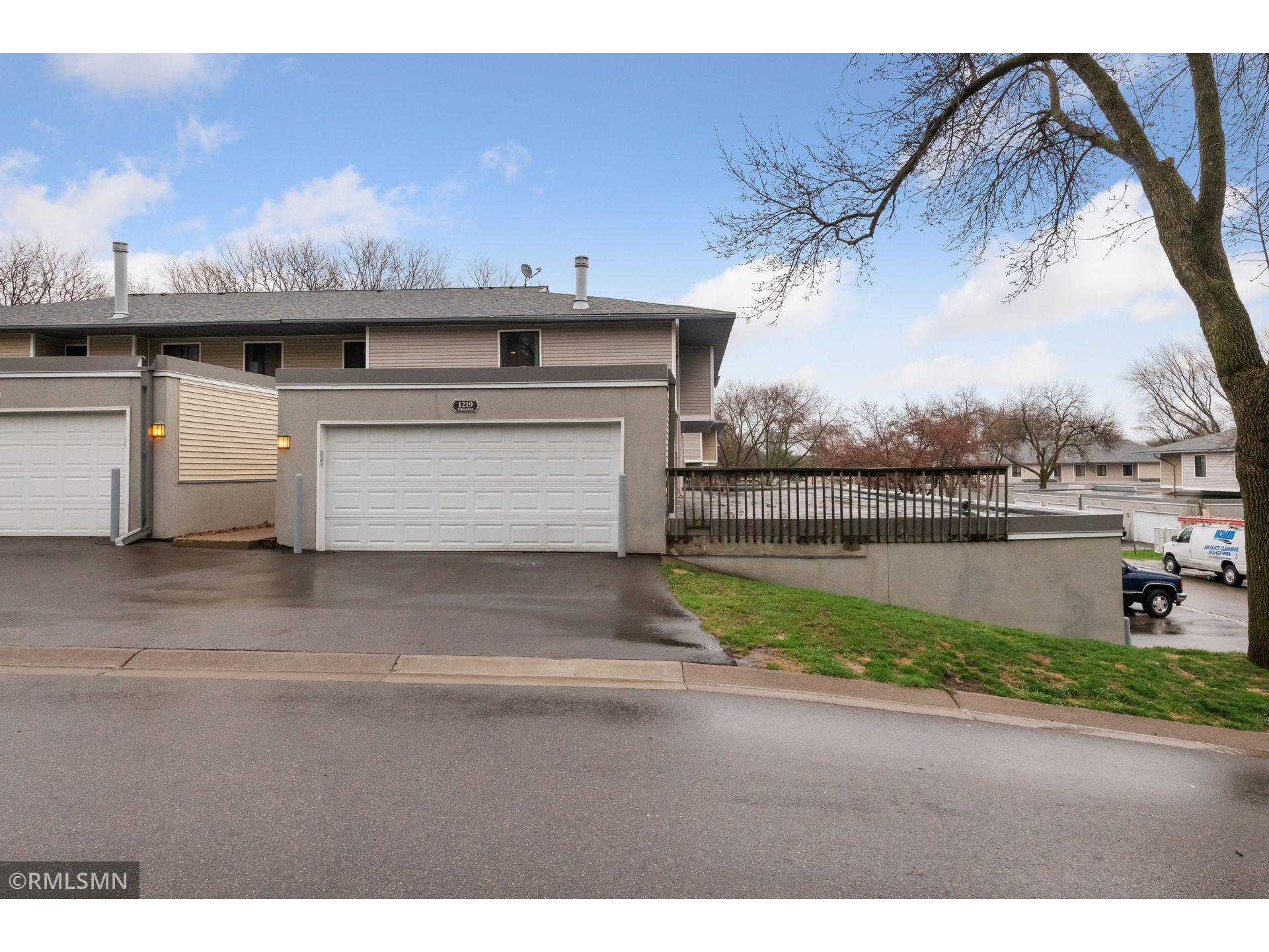 1219 Trailwood S, Hopkins, MN 55343 MLS 5719740 Edina Realty