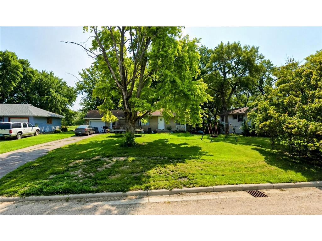 122 5th Street Clinton MN 56225 7064543 image4