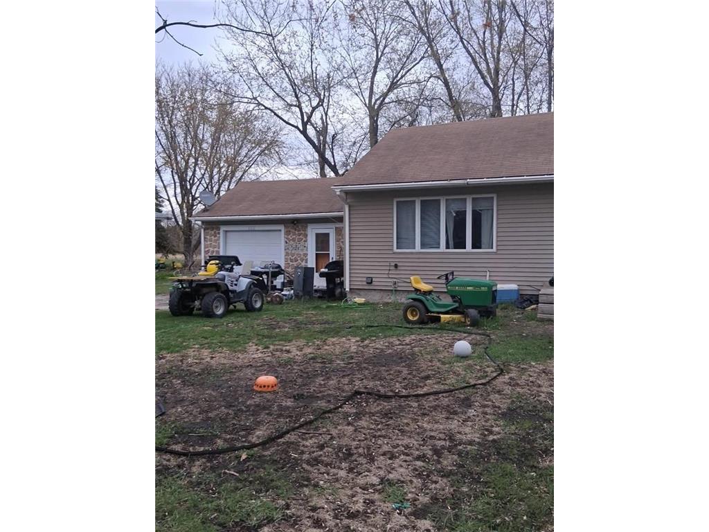 122 5th Street Clinton MN 56225 7064543 image8