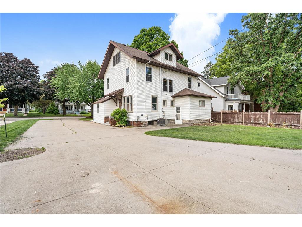 122 E Rice Street Owatonna MN 55060 7099211 image40