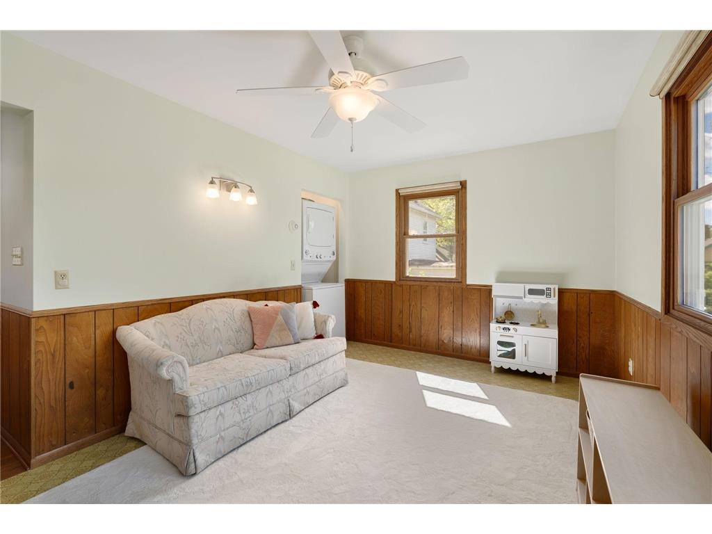 122 E University Street Owatonna MN 55060 7071384 image24