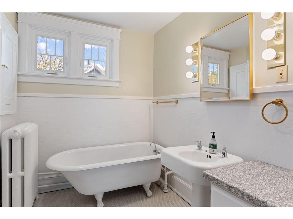 122 E University Street Owatonna MN 55060 7071384 image30