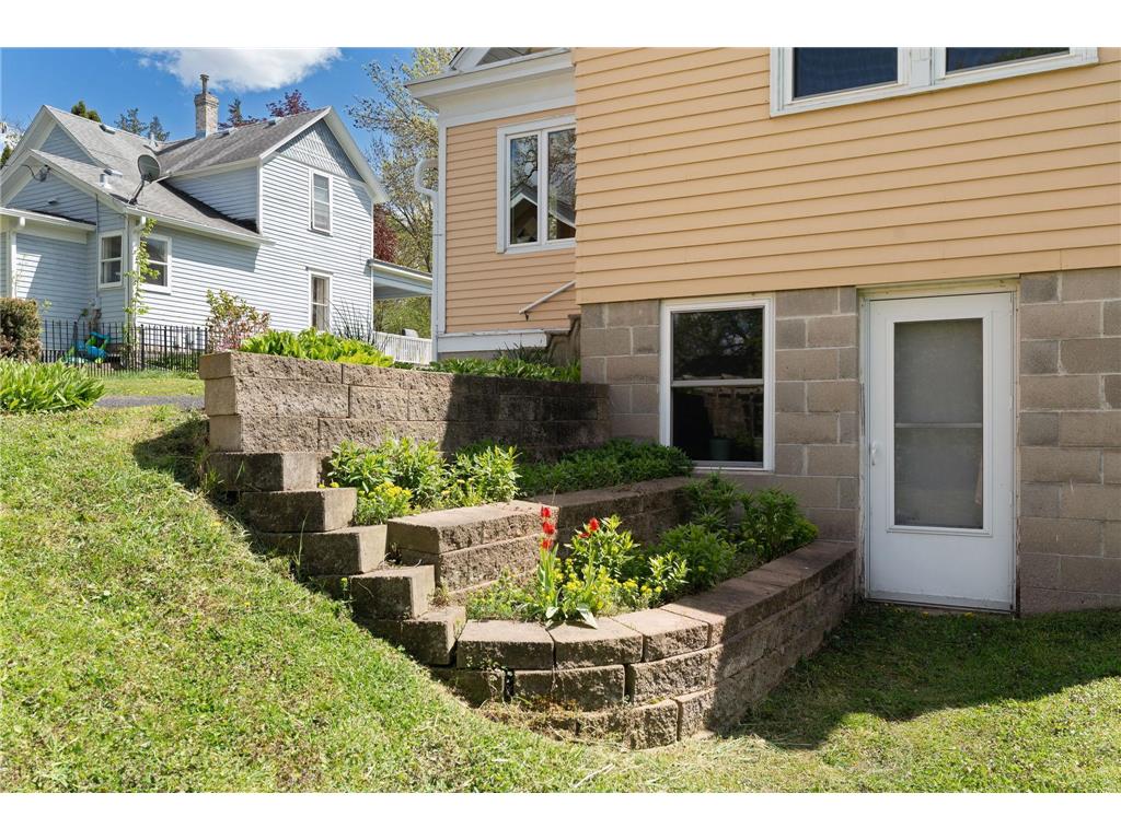 122 E University Street Owatonna MN 55060 7071384 image40