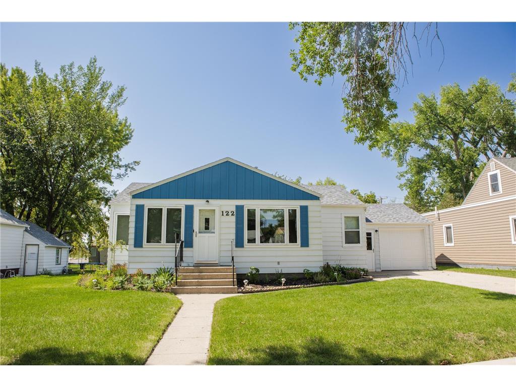 122 S Oregon Avenue Morris MN 56267 6423421 image1