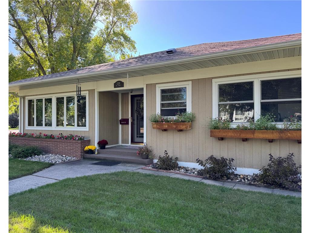 1220 Ash Street Alexandria MN 56308 7054844 image1