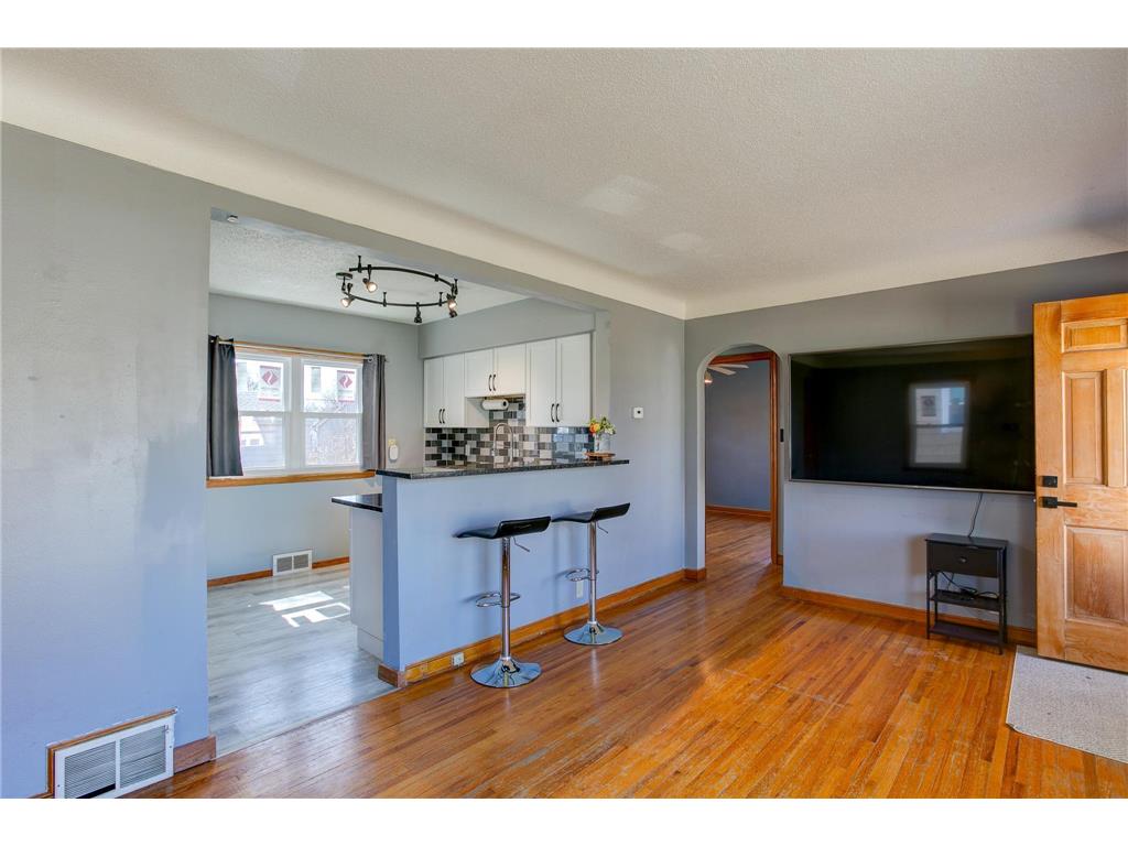 1220 Conway Street Saint Paul MN 55106 7049779 image4