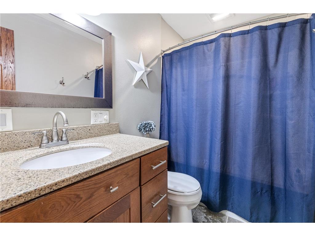 1220 Green Street Onalaska WI 54650 7045655 image10