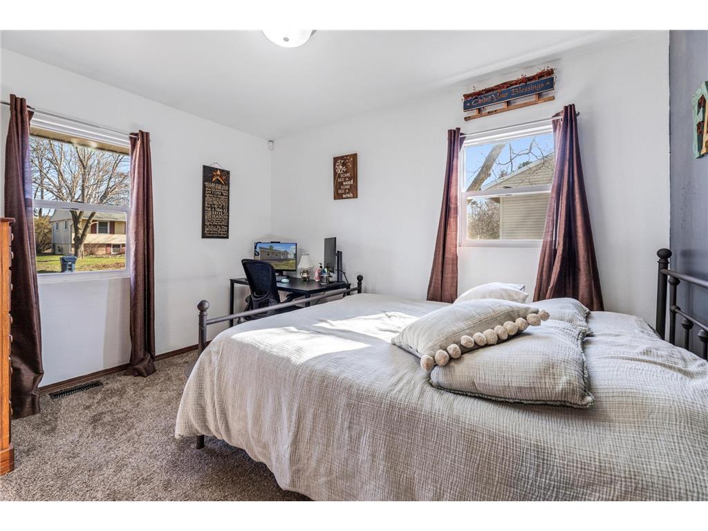 1220 Green Street Onalaska WI 54650 7045655 image11