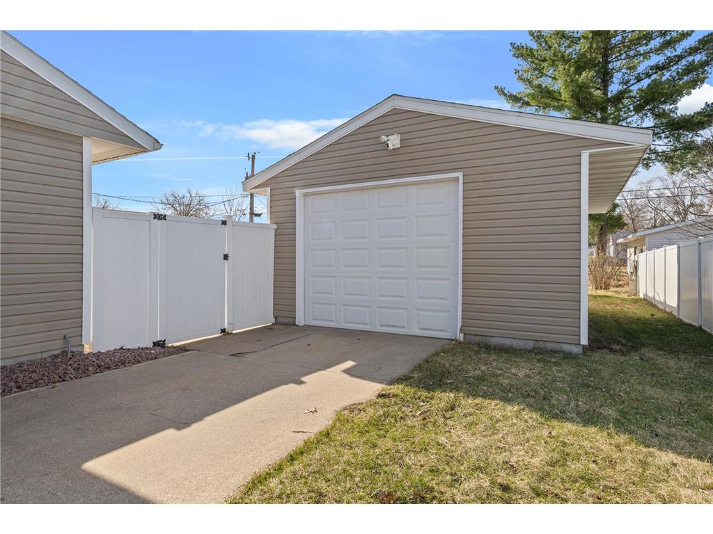 1220 Green Street Onalaska WI 54650 7045655 image22