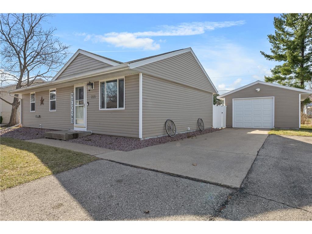 1220 Green Street Onalaska WI 54650 7045655 image24