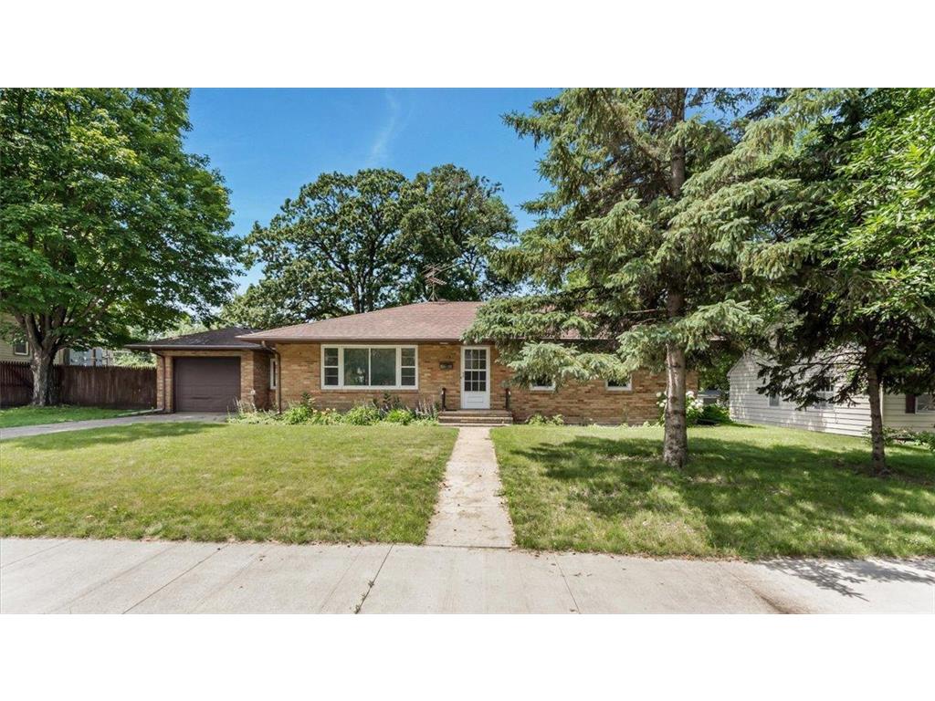 1220 Irving Street Alexandria MN 56308 6731750 image1