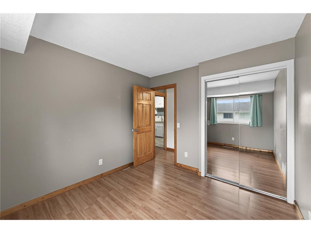 12206 Oak Leaf Circle Burnsville MN 55337 7098779 image11
