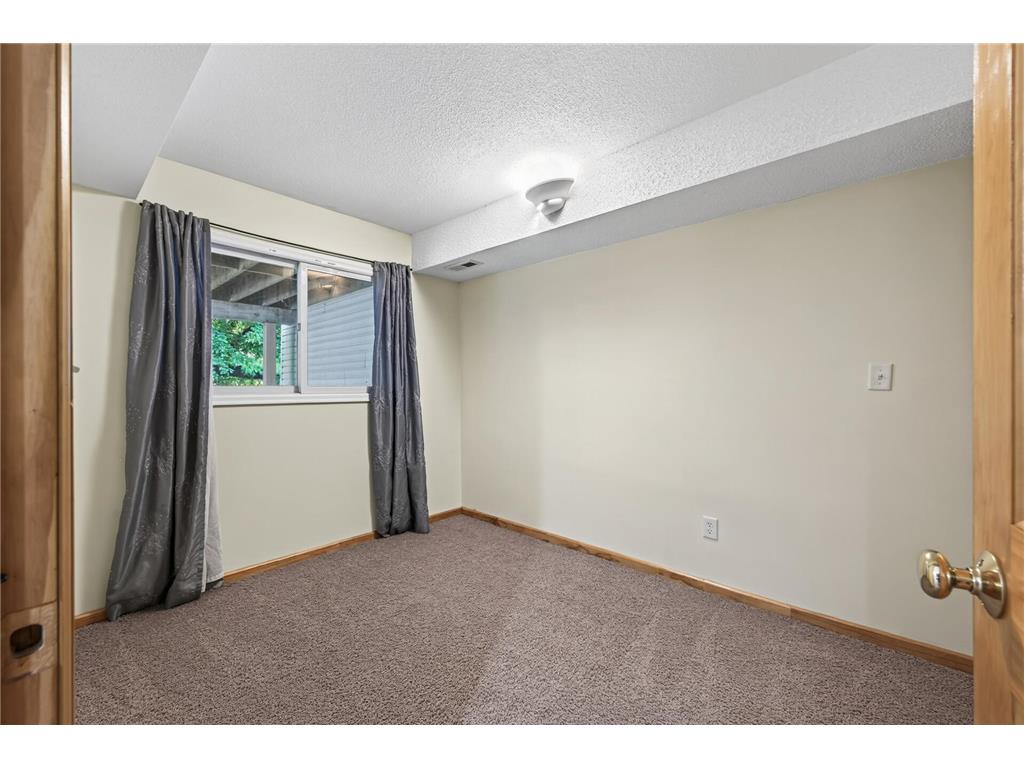 12206 Oak Leaf Circle Burnsville MN 55337 7098779 image14