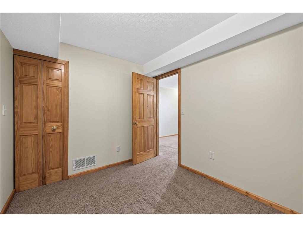 12206 Oak Leaf Circle Burnsville MN 55337 7098779 image15