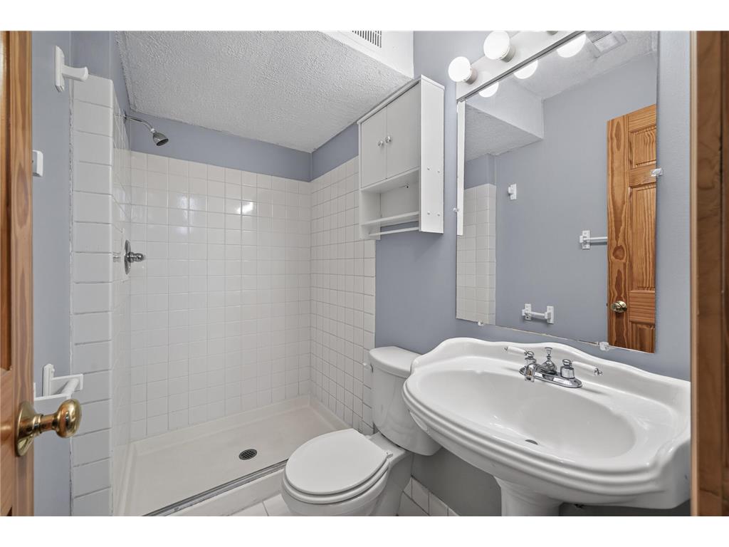 12206 Oak Leaf Circle Burnsville MN 55337 7098779 image16