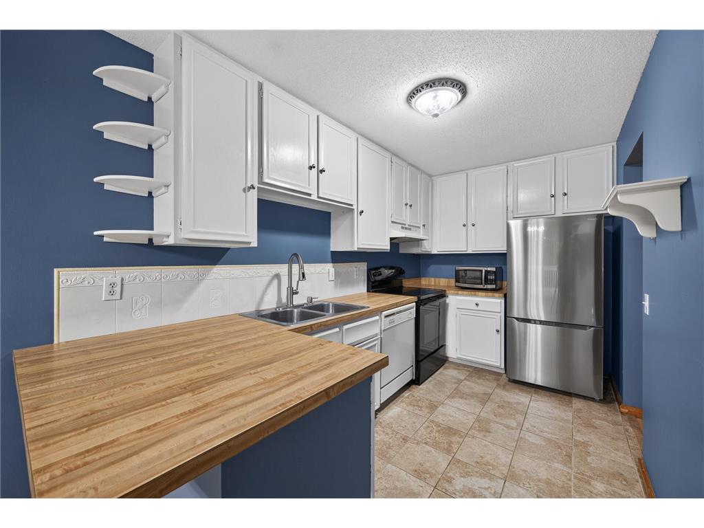 12206 Oak Leaf Circle Burnsville MN 55337 7098779 image2