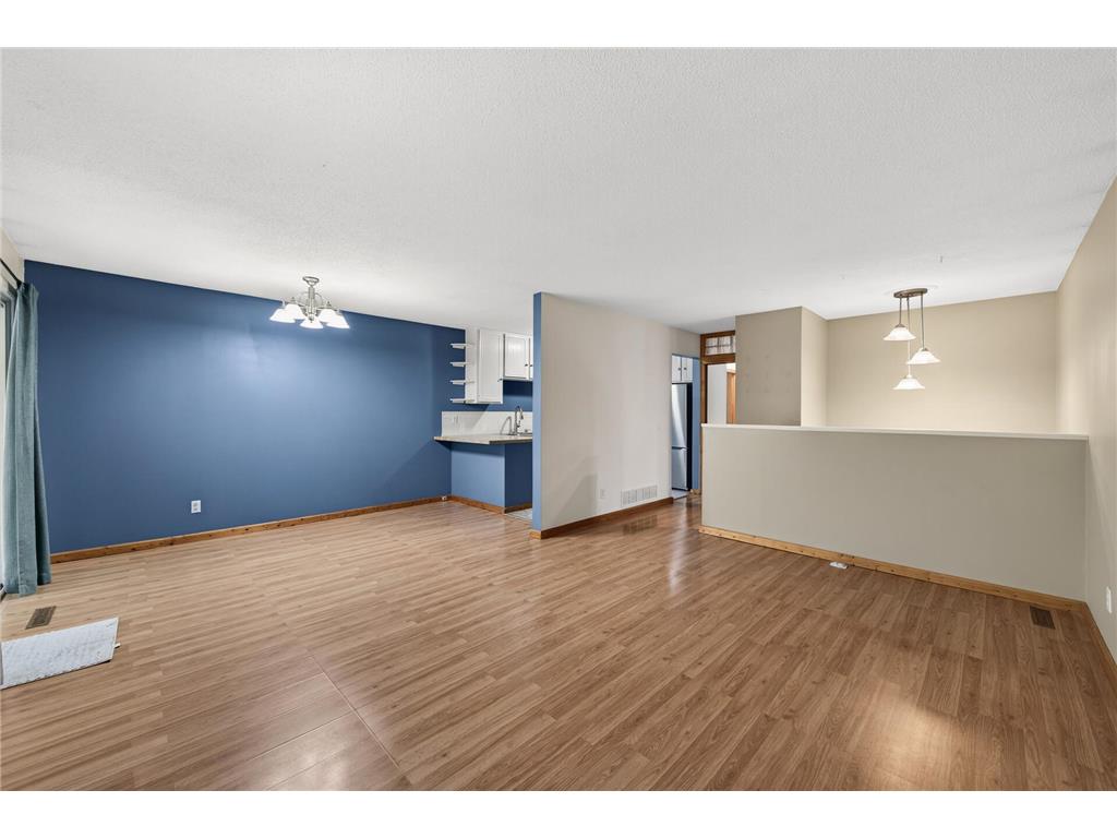 12206 Oak Leaf Circle Burnsville MN 55337 7098779 image4