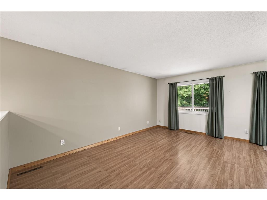 12206 Oak Leaf Circle Burnsville MN 55337 7098779 image5