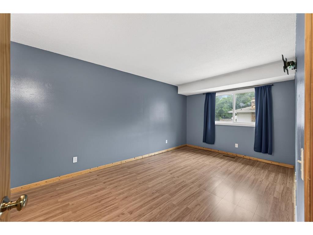 12206 Oak Leaf Circle Burnsville MN 55337 7098779 image7