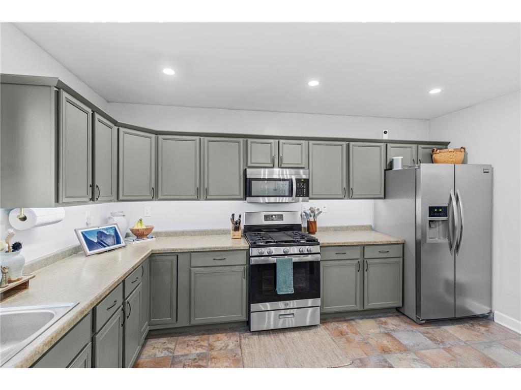 1221 County Road D E Vadnais Heights MN 55109 7058430 image11
