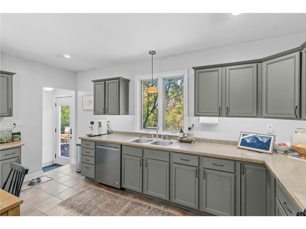 1221 County Road D E Vadnais Heights MN 55109 7058430 image14