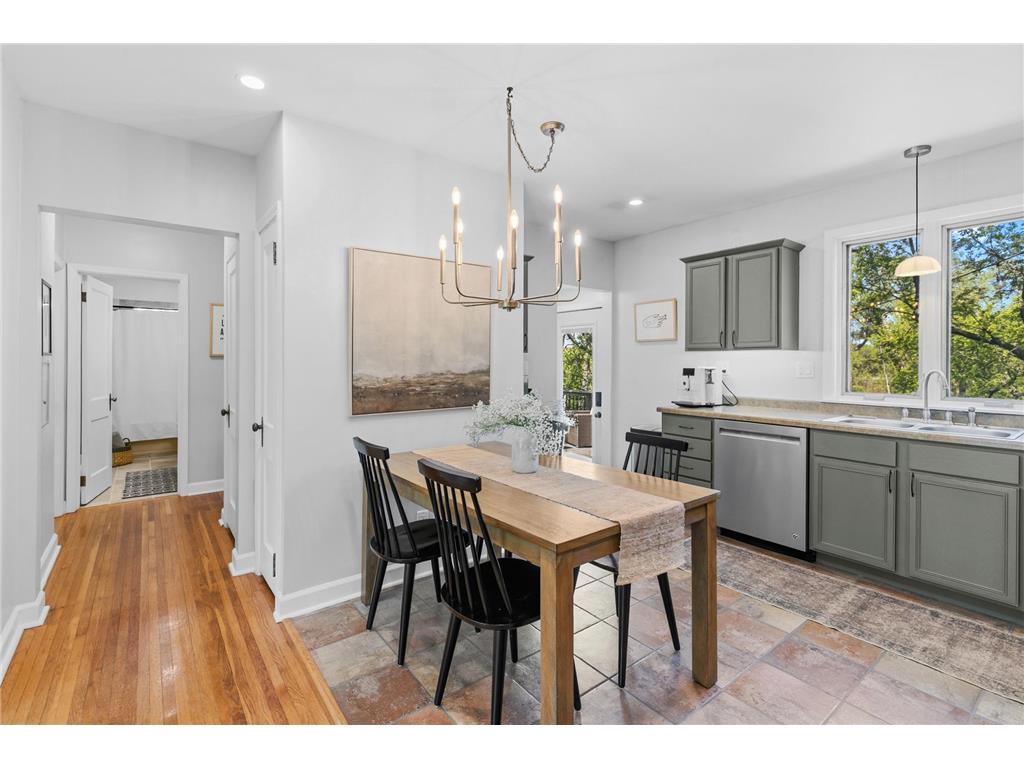 1221 County Road D E Vadnais Heights MN 55109 7058430 image16