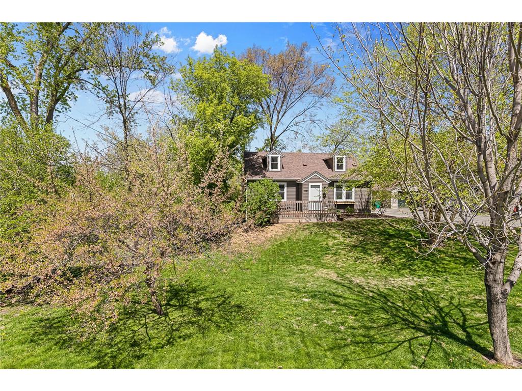 1221 County Road D E Vadnais Heights MN 55109 7058430 image2