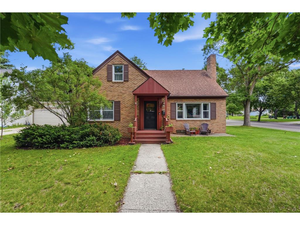 1221 Douglas Street Alexandria MN 56308 7100807 image1