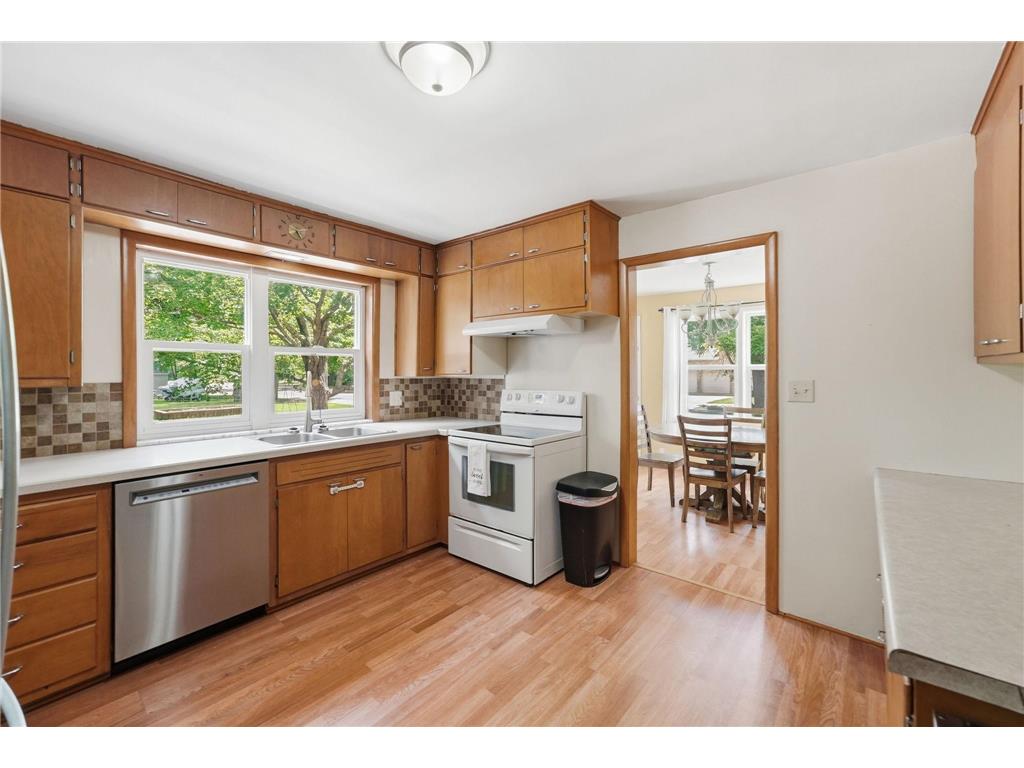 1221 Douglas Street Alexandria MN 56308 7100807 image3