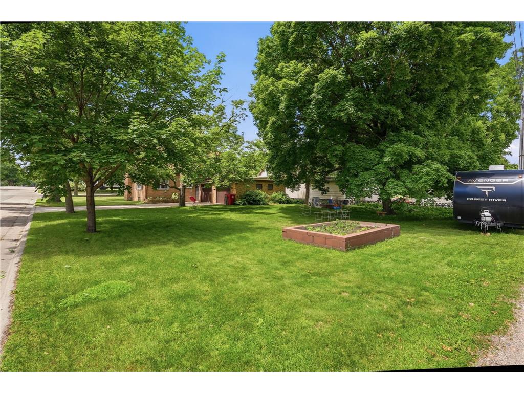 1221 Douglas Street Alexandria MN 56308 7100807 image32