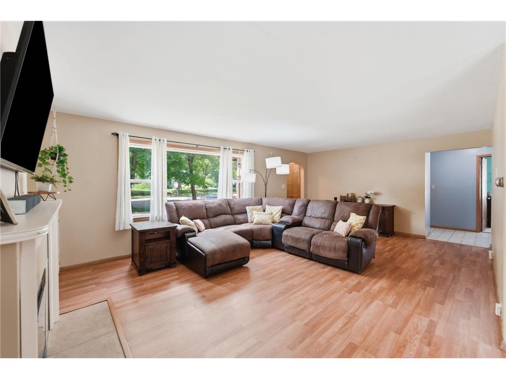 1221 Douglas Street Alexandria MN 56308 7100807 image8