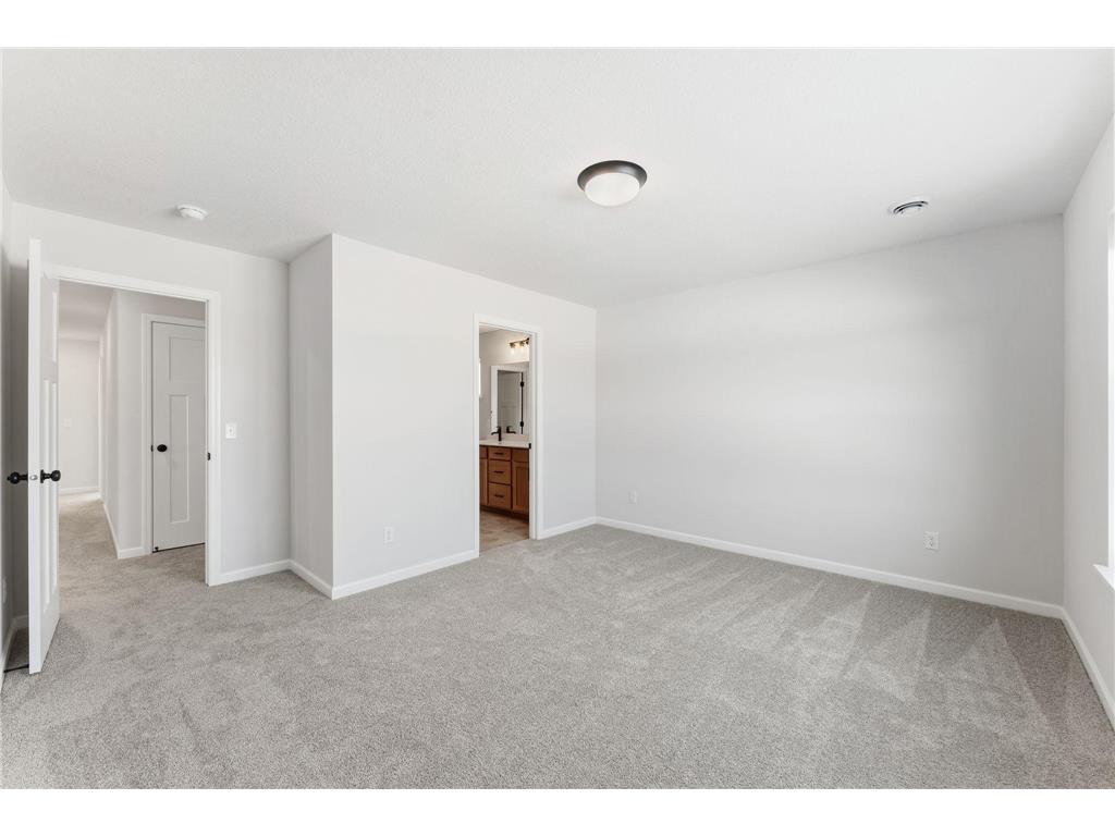 1221 Edge Circle Jordan MN 55352 7017016 image10