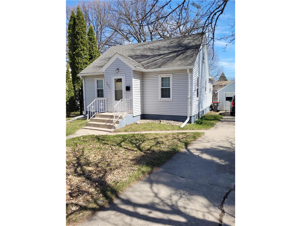 1221 Irving Street Alexandria MN 56308 7059399 image1