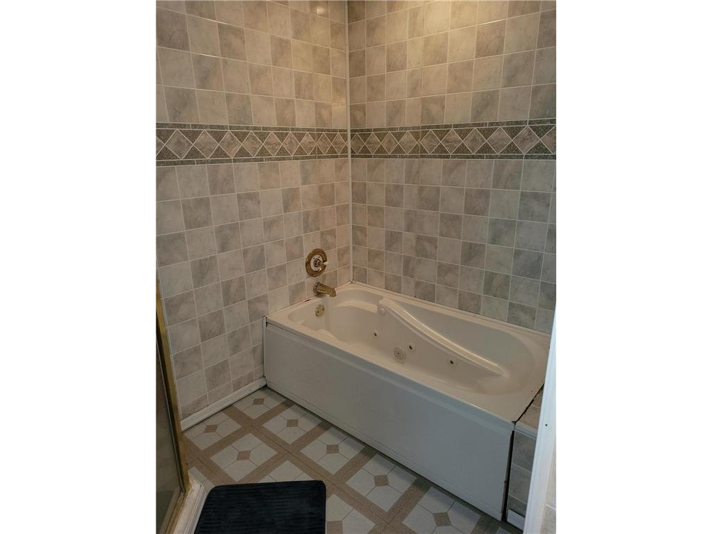 1221 Irving Street Alexandria MN 56308 7059399 image12