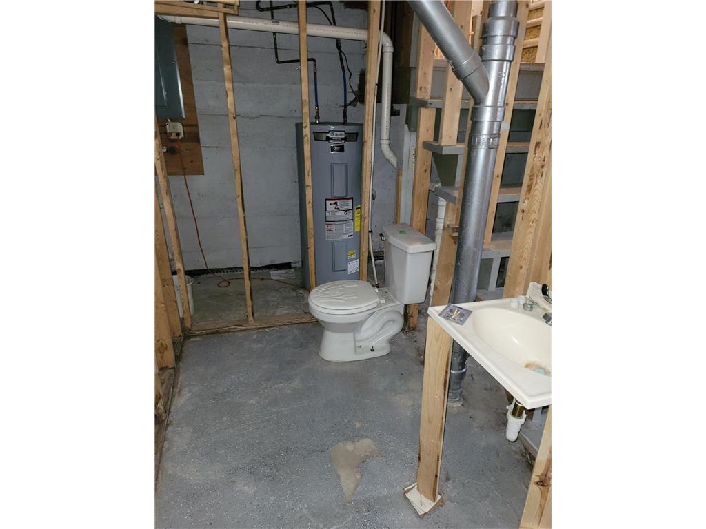 1221 Irving Street Alexandria MN 56308 7059399 image21