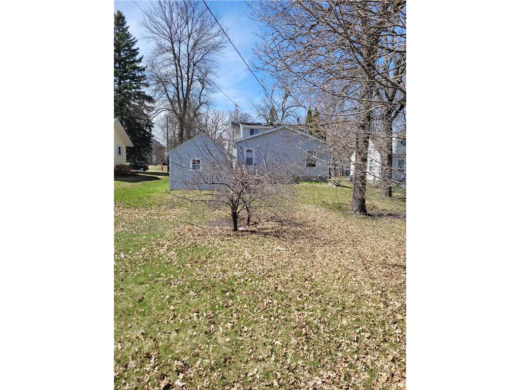 1221 Irving Street Alexandria MN 56308 7059399 image24