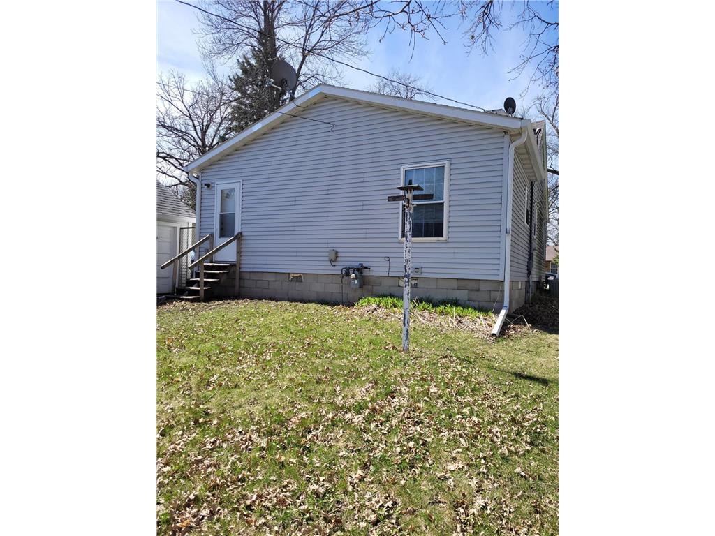 1221 Irving Street Alexandria MN 56308 7059399 image26