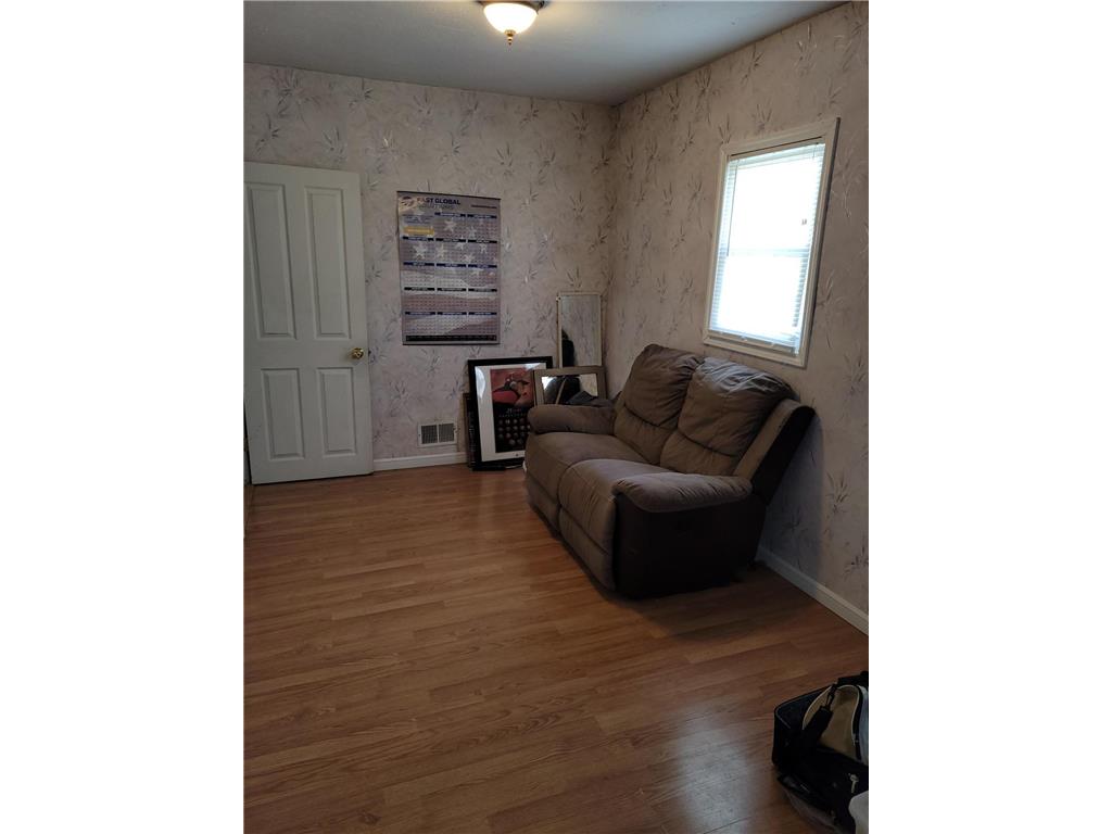 1221 Irving Street Alexandria MN 56308 7059399 image9