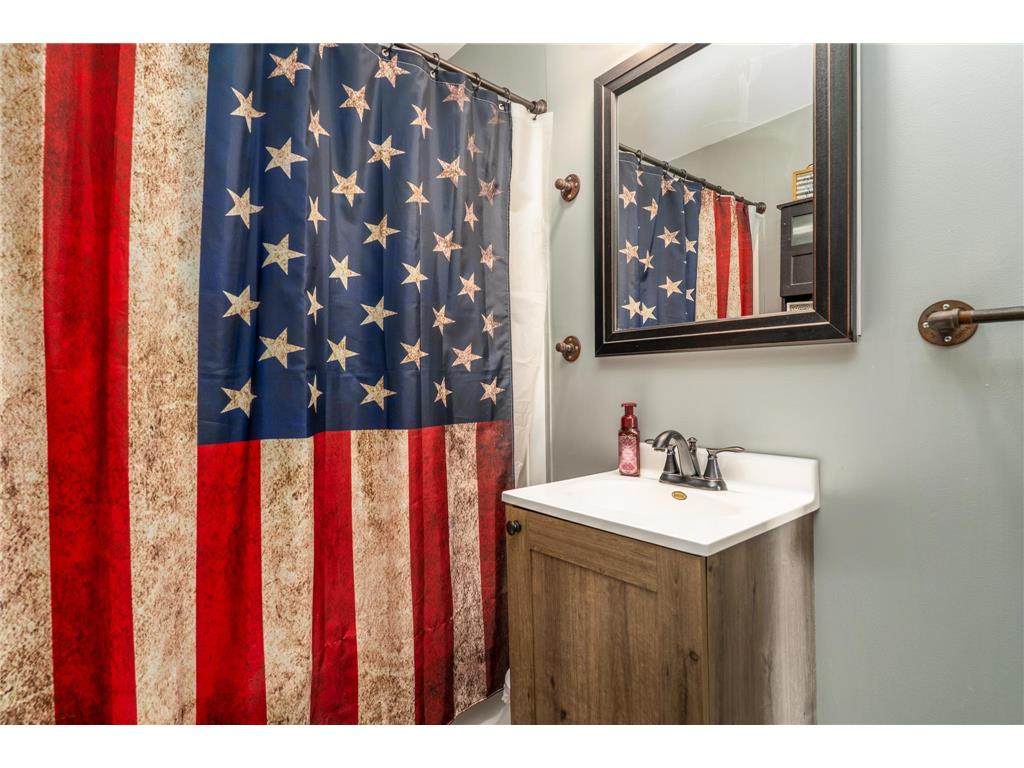 1221 Knight Avenue N Thief River Falls MN 56701 7002196 image12