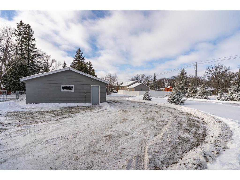 1221 Knight Avenue N Thief River Falls MN 56701 7002196 image17
