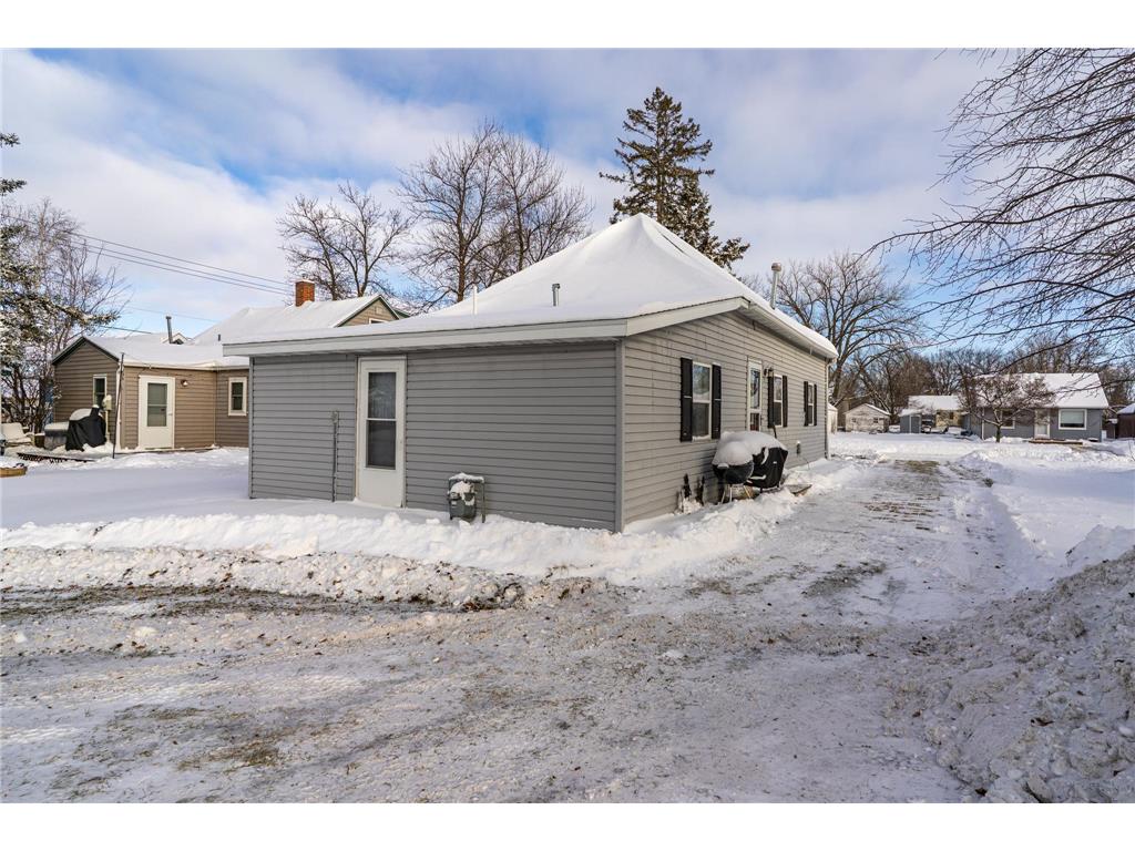 1221 Knight Avenue N Thief River Falls MN 56701 7002196 image18