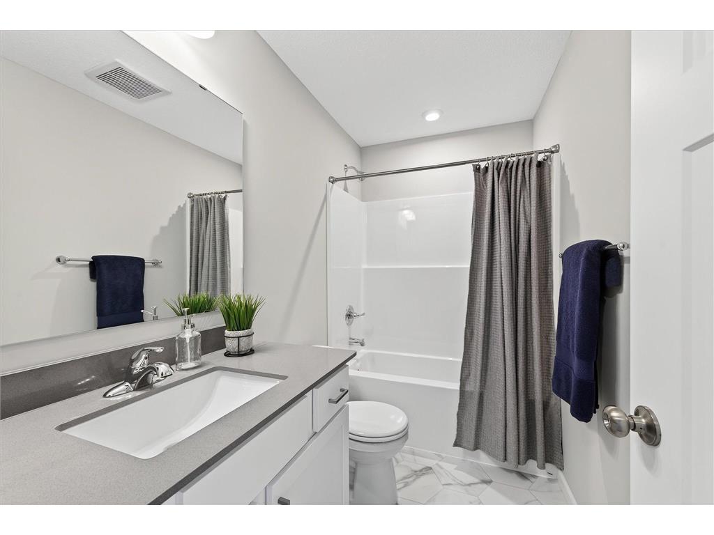 1221 Woods Road NE Isanti MN 55040 7004336 image24