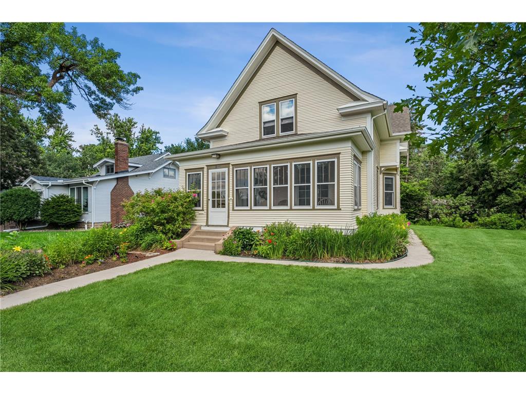 1222 E Como Boulevard Saint Paul MN 55117 - Como Lake 6737350 image1