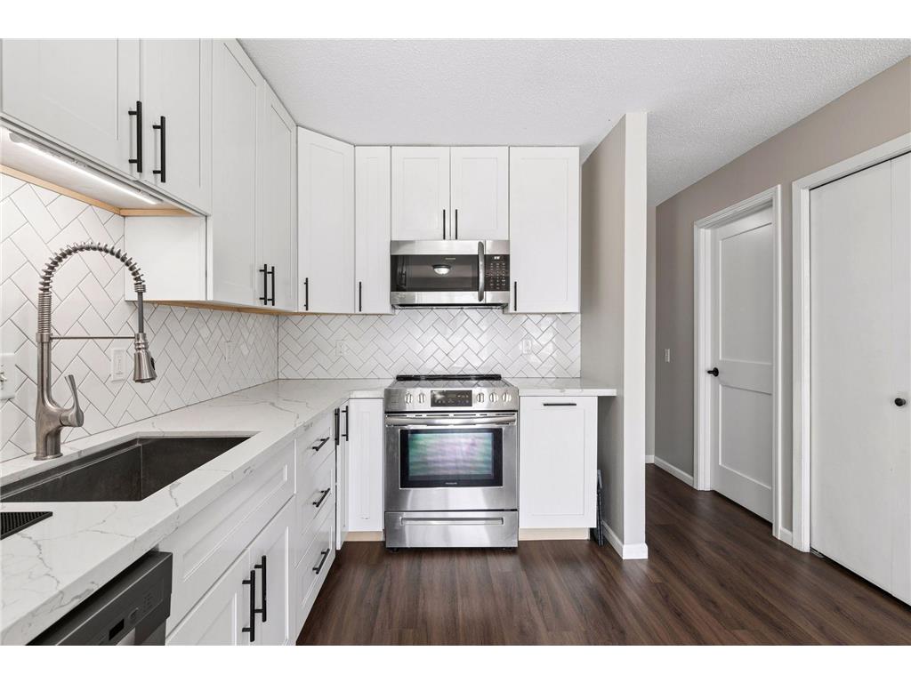 12238 Oak Leaf Circle Burnsville MN 55337 7046125 image15